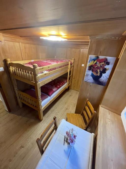 Apartment Chalet Im Sunnigen Usblick ヴェンゲン エクステリア 写真