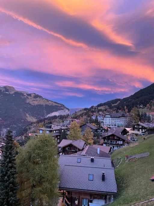 Apartment Chalet Im Sunnigen Usblick ヴェンゲン エクステリア 写真